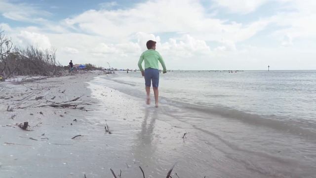 Feelfree Kayaks - Family Beach Day