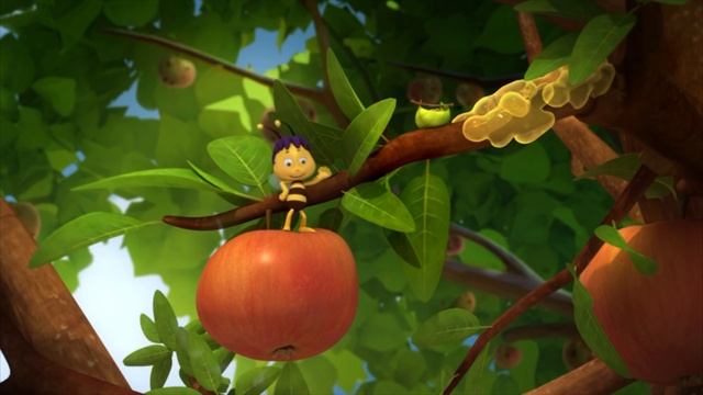 Кто пчёлок уважает,того с медовым Спасом поздравляю!