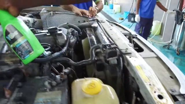 Vone V Engine  Mycie komory silnika смотреть онлайн