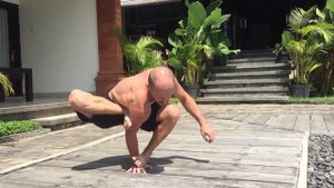 Tratasana. @Kostikin_yoga йога, балансы на одной руке