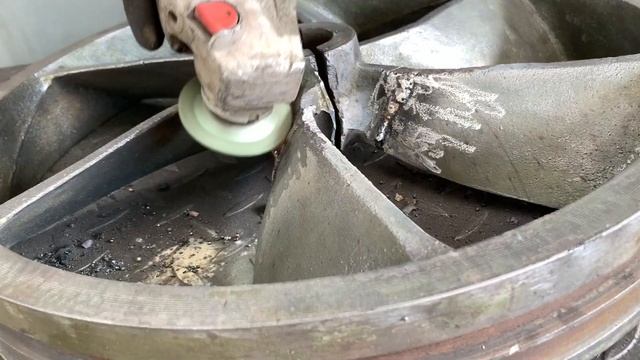 Restore Rusty Old Air Compressor // Classic Large Air Compressor Revived By Restoration Genius смотреть онлайн