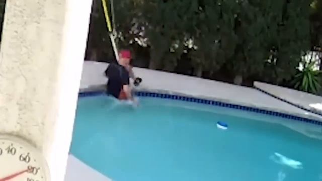 НЕУДАЧИ ПОПАВШИЕ НА КАМЕРАХ БЕЗОПАСНОСТИ! 😂 смотреть онлайн