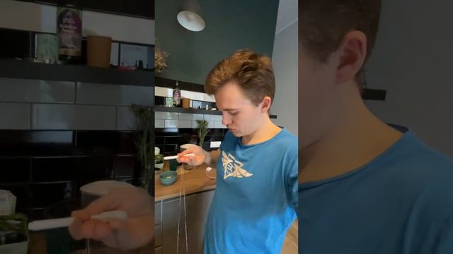 Весы из двух бутылок