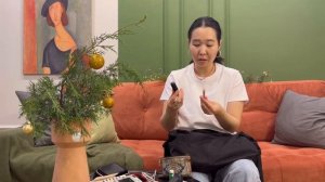 что в сумке у Анны Тепшиновой?