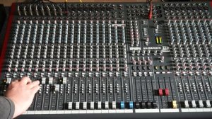 ALLEN & HEATH ZED 428 - analog console