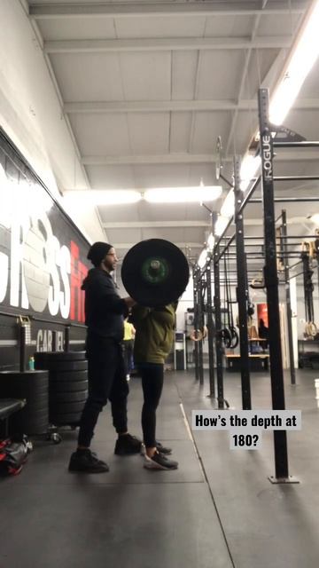 How’s the depth? Bw 133, squat 180 💪🏾 #squats смотреть онлайн