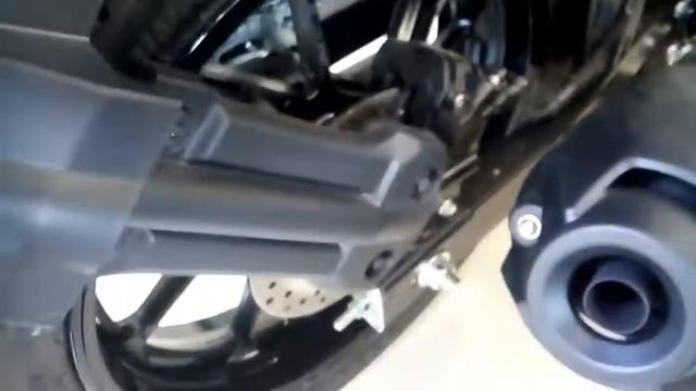 YAMAHA FAZER 250CC Soulful Cyan Color смотреть онлайн