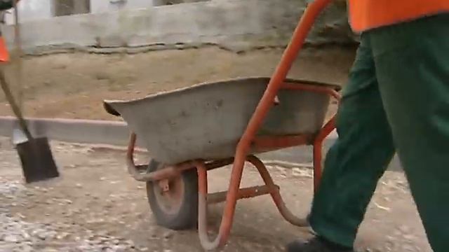 Ремонт дорог в Центр. и Кр.Окт. районах 06.08.12 смотреть онлайн