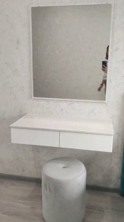 Туалетный стол светлый, мдф, в спальню в частном доме, в Севастополе от мебельной фабрики Компасс