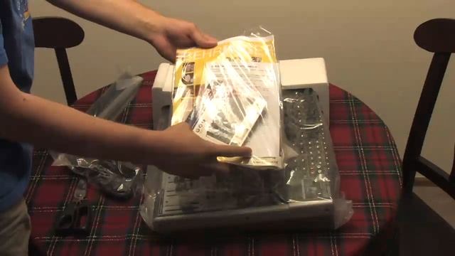 Behringer Mixer Unboxing смотреть онлайн