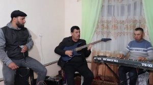 Yig'latur bu ishq meni. Tun kechalar zor yig'latur