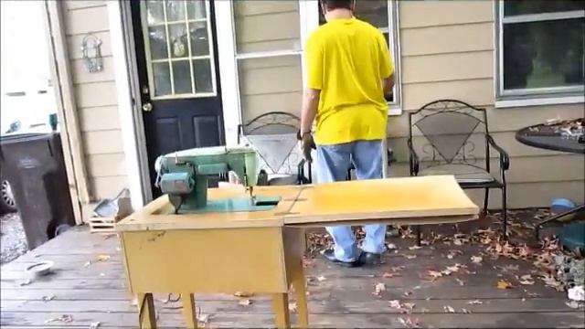 Speedy Fixes up his 1944 Sewing Machine смотреть онлайн