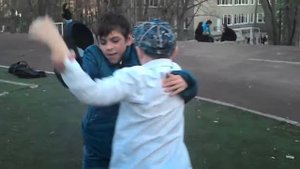 Узбек и русский дерутся
