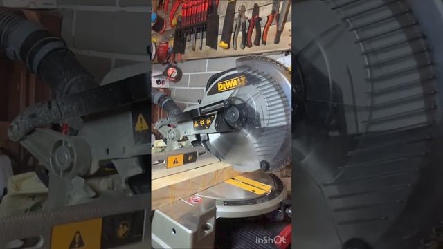 Торцовочная пила замедленная сьёмка смотреть онлайн