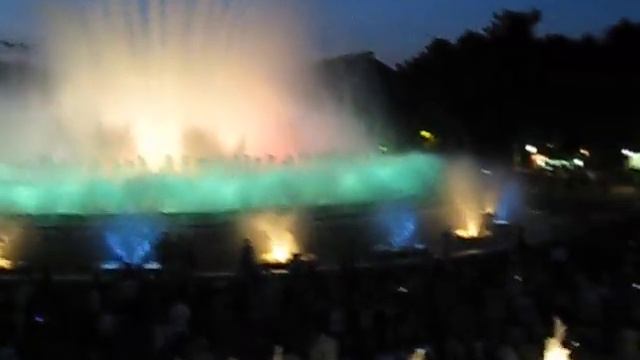 Фонтаны в Барселоне красиво смотреть онлайн