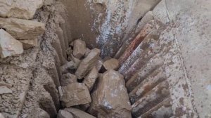 Строительство, дробление щебёнки