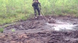 He drowned in the mud / Утонул в грязи