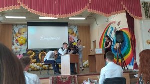 Сценка "ЕГЭ: внутренний голос ученика и педагога" на выпускном