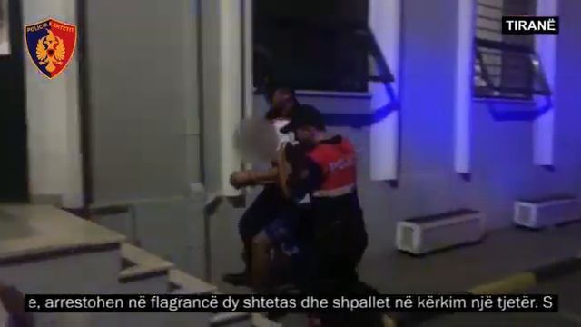 Operacioni “Diamantët”/ Grabisin me dhunë një person, pranga dy të rinjve смотреть онлайн