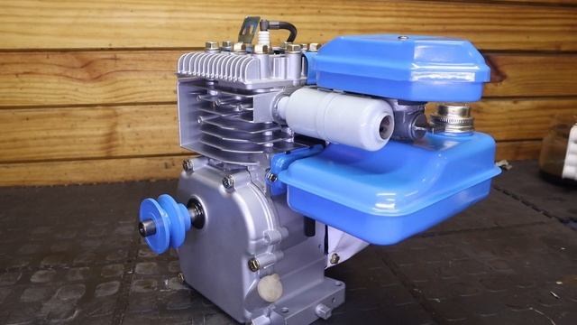 Briggs  Stratton 2HP engine startup.
