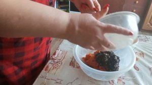 Готовим начинку из кураги, чернослива, лимона и мёда!