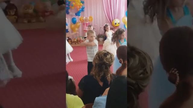 Выпускной 5 группы в д/с 153 (время и стекло) смотреть онлайн