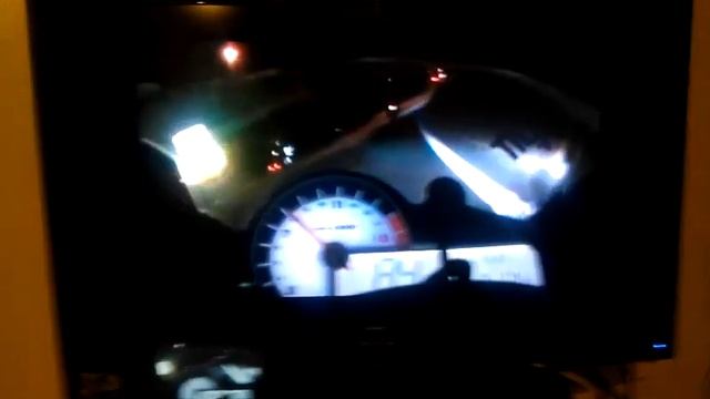 Motorola Xoom Tablet Connected To 40" Flat Screen T.V смотреть онлайн