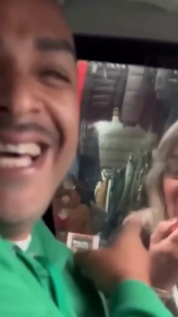 Эта женщина сделала огромную... #женщина  #тонировка  #машина смотреть онлайн