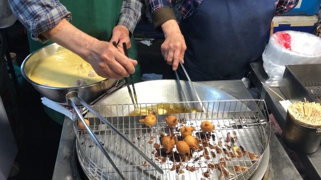 Taiwanese Street Food - Water Chestnut Tempura, Sweet Potato Ball смотреть онлайн