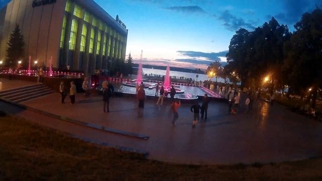 Фонтан на набережной. Самара