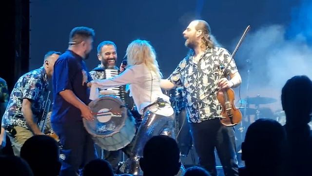 Anna Vissi Live - Atmosfera ilektrismeni City garden festival Galatsi смотреть онлайн