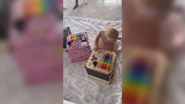 Развивающая игрушка Бизикуб Бежевый 3030 см на 22 элементов Бизиборд