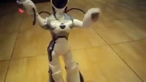 femisapien_dance. Робот-девушка танцует