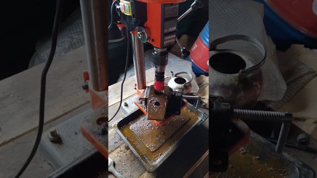 Сверлильный станок, первая стружка/drilling machine, first chip