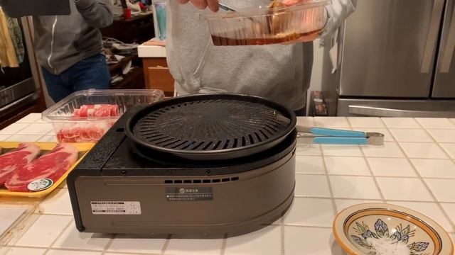 Unboxing IWATANI Smokeless Korean Barbecue Grill смотреть онлайн