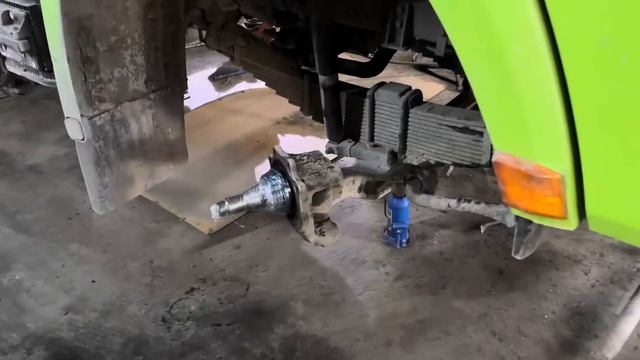 SHACMAN ВЫПЛЮНУЛ МОТОР|МЕНЯЕМ ФАРЫ|ГОРИТ ПРОВОДКА смотреть онлайн