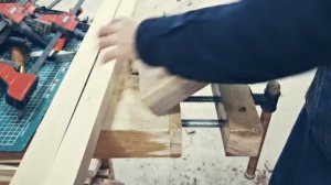 Изготовление вешалки - светильника из темного ореха