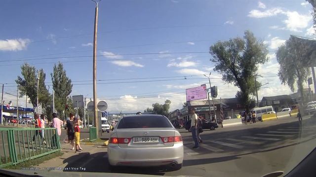 пешеходы Алма-Атинская / Жибек-Жолу смотреть онлайн