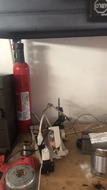 Microwave Transformer Arcs with Baking Soda! 2.1kV Orange Arcs смотреть онлайн