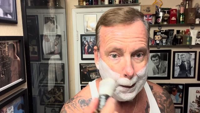 Artist Club Razors & Feather Blades in a side by side shave. смотреть онлайн