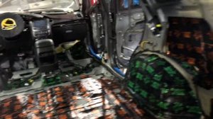 Kia Sorento обесшумливание. Хорошая шумоизоляция поможет создать лучшее впечатление от поездки.