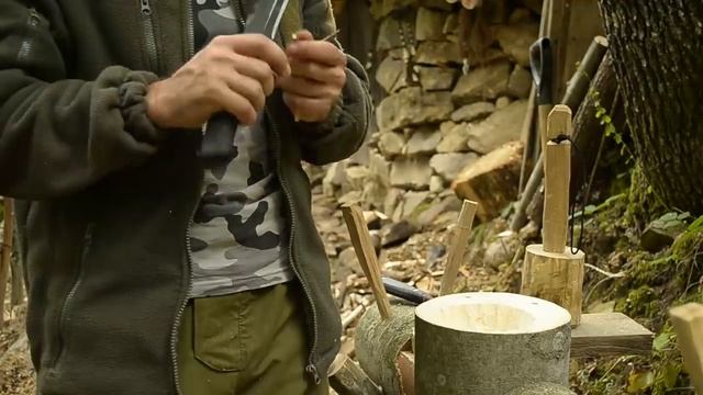 Землянка в лесу | Лесной быт | Бушкрафт в лесу смотреть онлайн