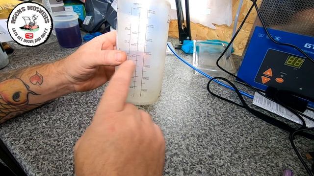 How To Mix Two Cycle - Two Stroke Fuel For Your Garden Equipment смотреть онлайн