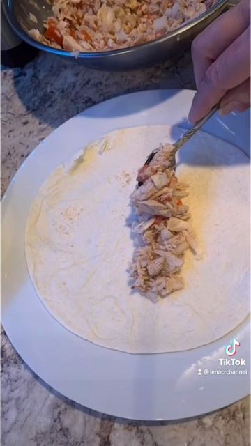 Tuna wrap With Creamy Garlic Sauce! #Shorts #TunaWraps #TunaWrap смотреть онлайн