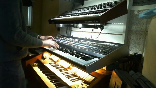 Just an illusion bass played with stereo modded Roland Jupiter-6 HQ