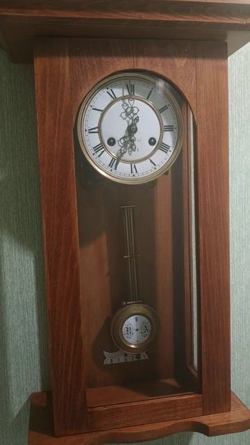 Часы настенные Le roi a Paris с боем смотреть онлайн