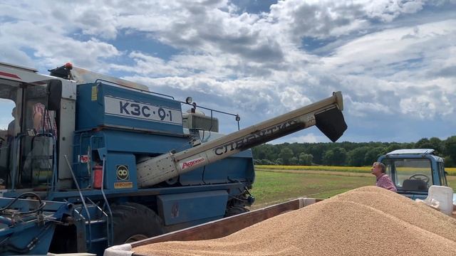 Жнивуємо Українською технікоюКЗС-91Славутич