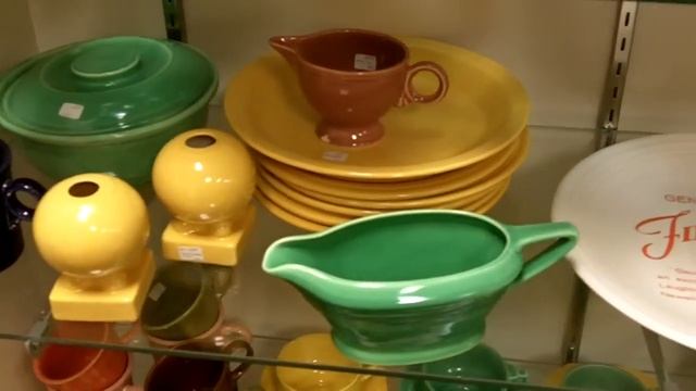 Fiesta dinnerware vintage Fiestaware china inside our antiques mall. смотреть онлайн