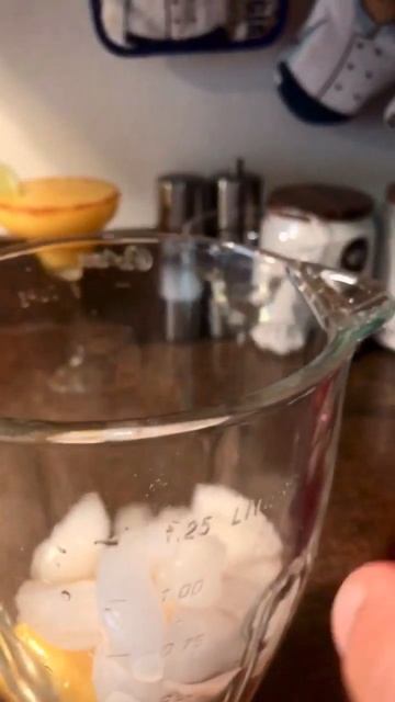 Frozen Pineapple Daiquiri #summerdrink #shortsyoutube смотреть онлайн