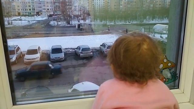 Март. Оля. Перед окном смотреть онлайн